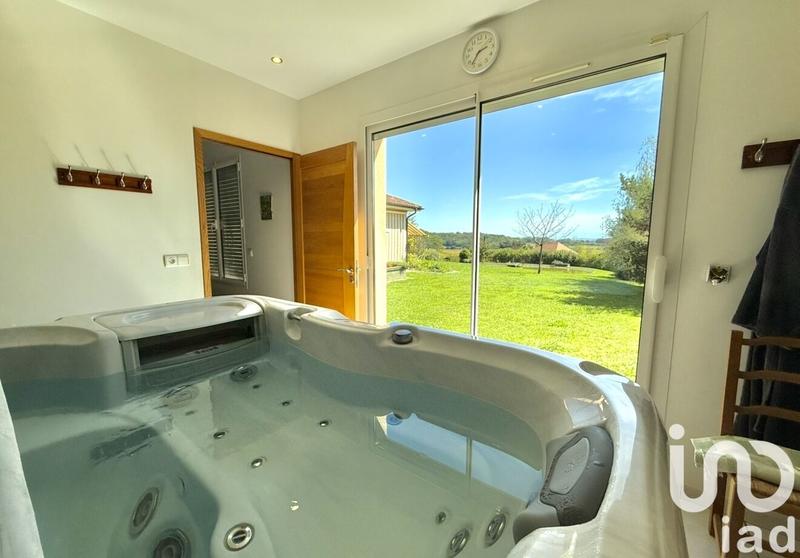 Maison de maîtres - 250 m² - 9 pièces