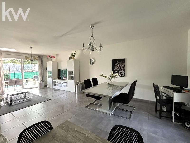 Maison - 102 m² - 5 pièces