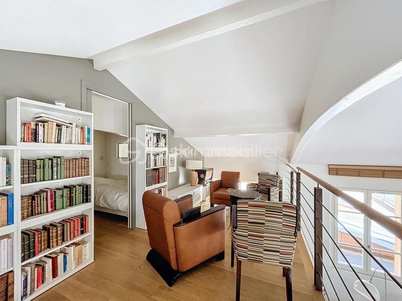 Loft - 151 m² - 5 pièces