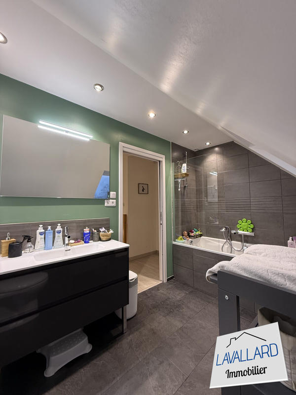 Maison - 120 m² - 5 pièces