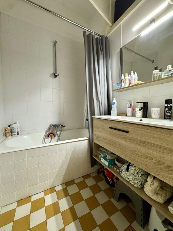 Appartement - 221 m² - 8 pièces