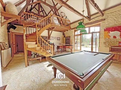 Propriété - 340 m² - 8 pièces