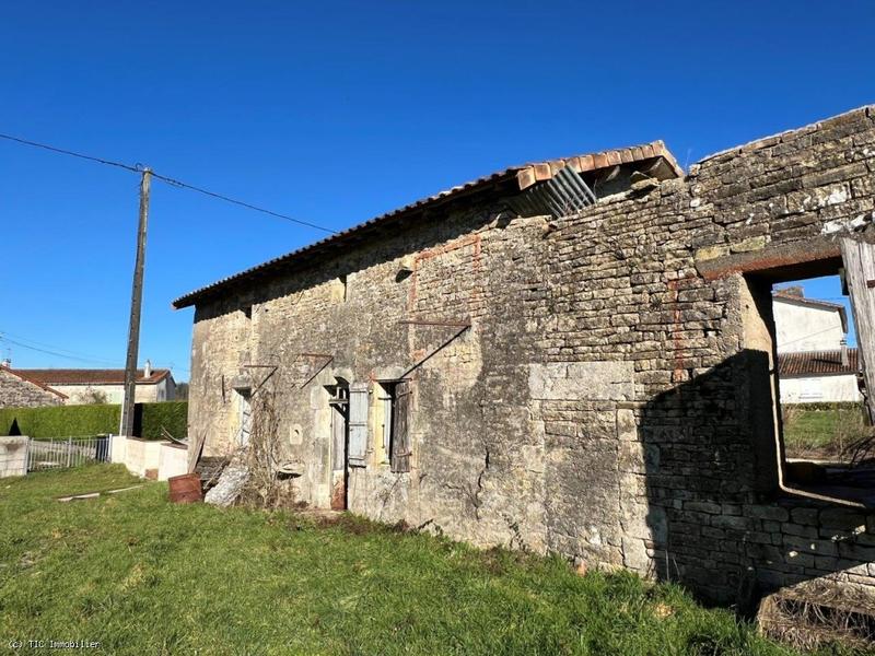 Maison en pierre - 1 859 m² - 4 pièces
