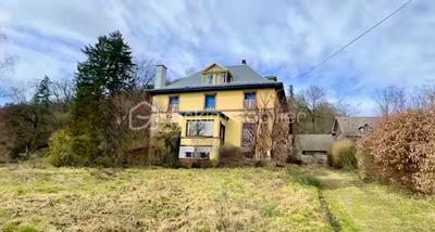 Demeure - 320 m² - 12 pièces