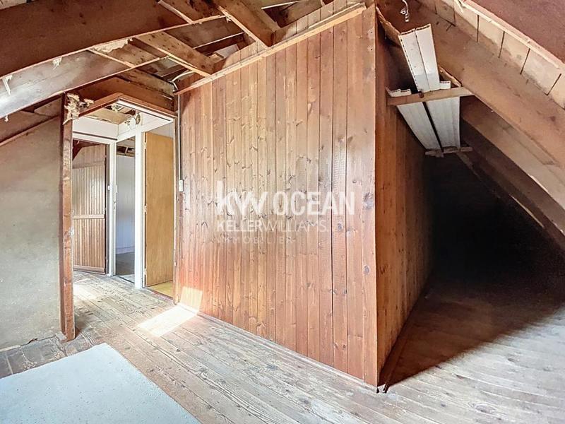 Maison - 101 m² - 7 pièces