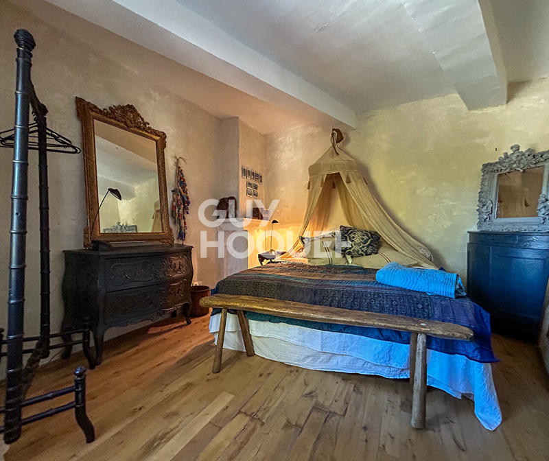 Mas - 240 m² - 5 pièces