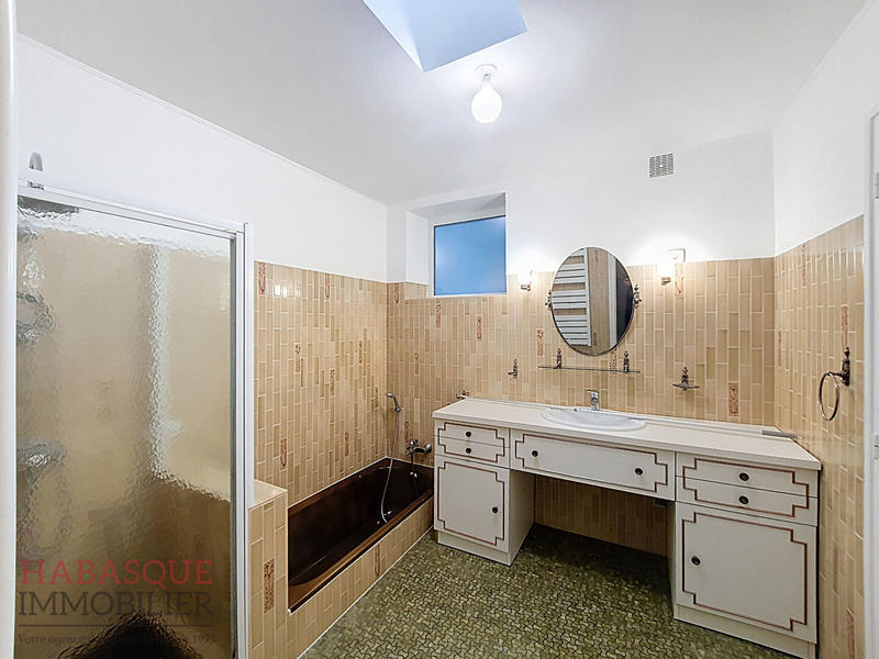 Appartement - 143 m² - 6 pièces