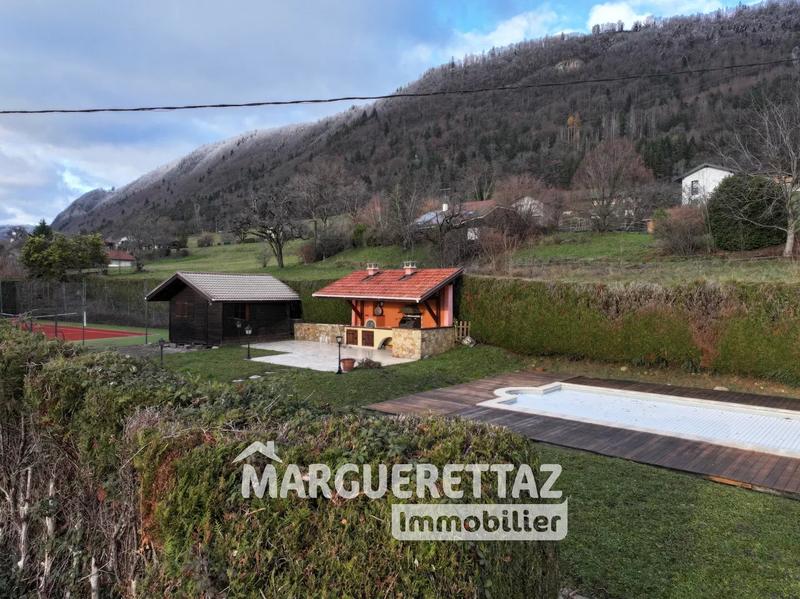 Villa - 214 m² - 6 pièces