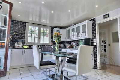 Maison - 210 m² - 7 pièces