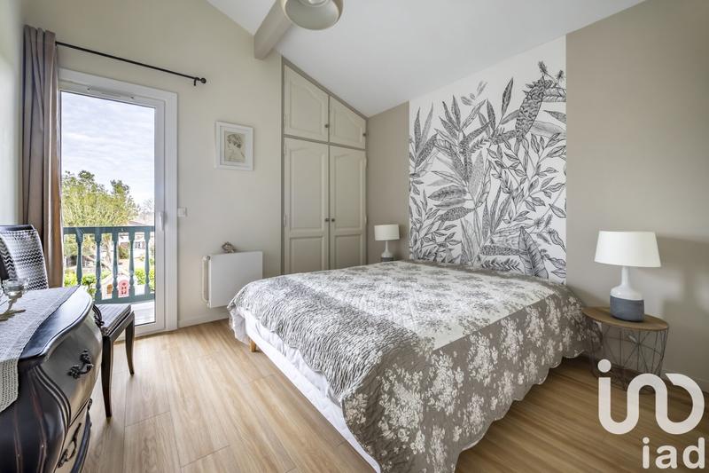 Maison - 228 m² - 8 pièces