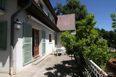 Maison - 209 m² - 9 pièces
