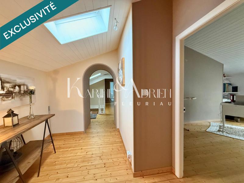 Maison - 210 m² - 6 pièces