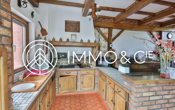 Maison - 245 m² - 8 pièces