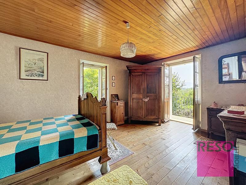 Maison - 290 m² - 10 pièces