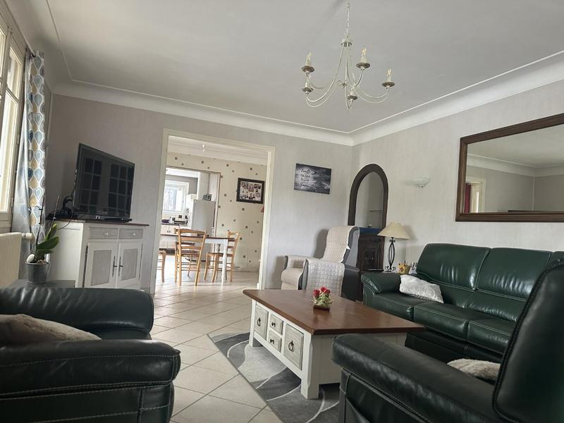 Maison - 218 m² - 10 pièces