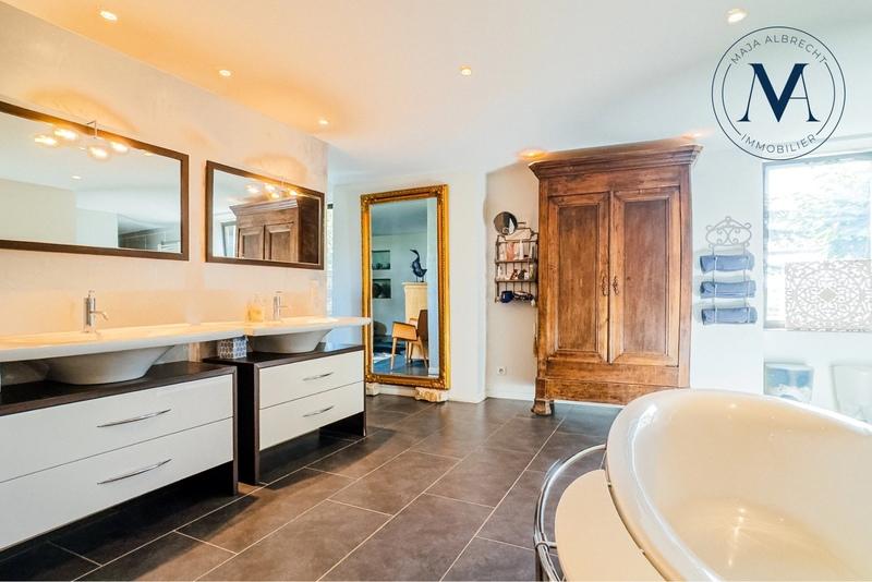 Haras - 340 m² - 6 pièces