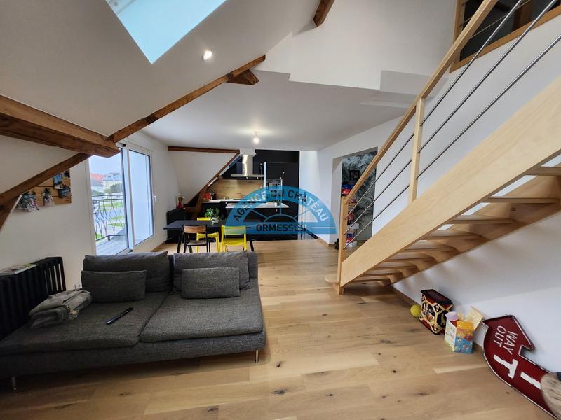 Maison - 253 m² - 11 pièces