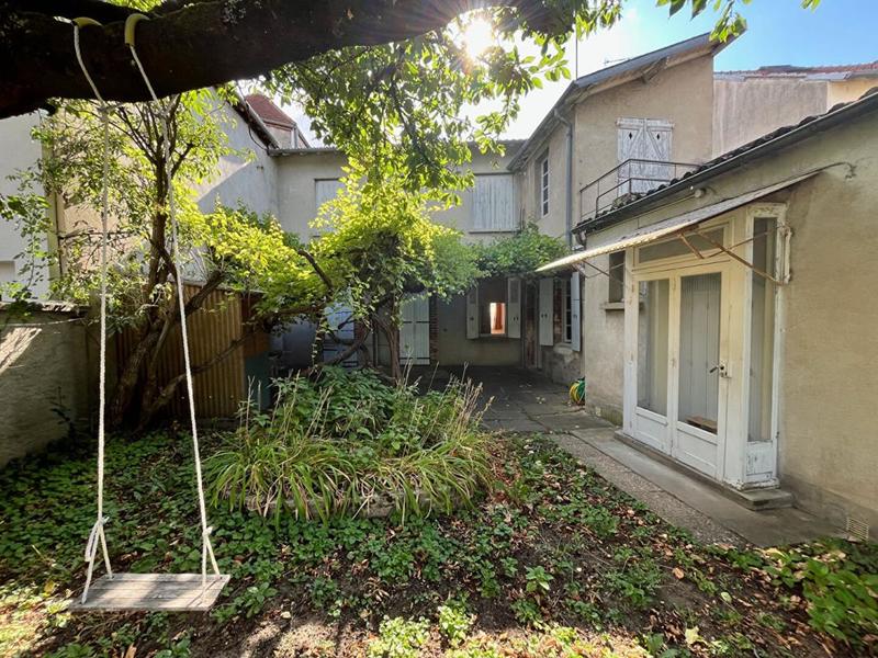 Maison - 200 m² - 9 pièces