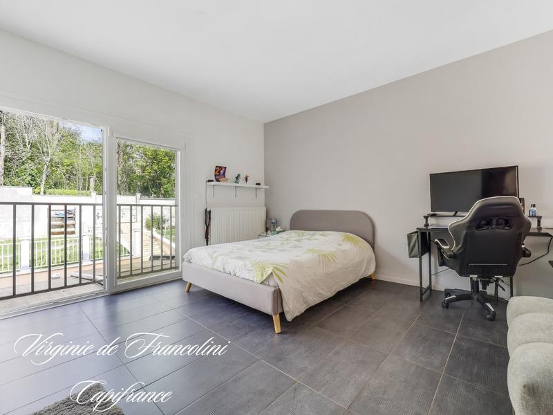 Maison - 251 m² - 8 pièces