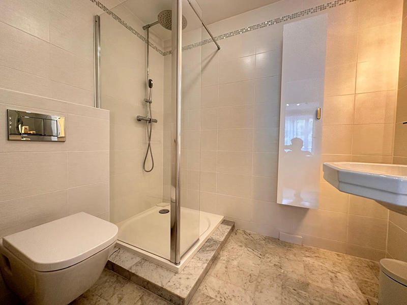 Maison - 380 m² - 11 pièces