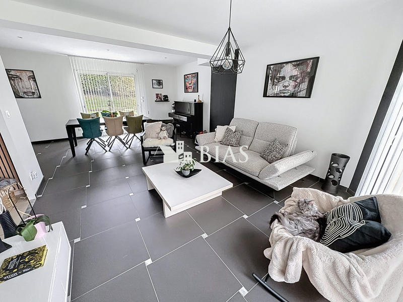 Maison - 106 m² - 5 pièces