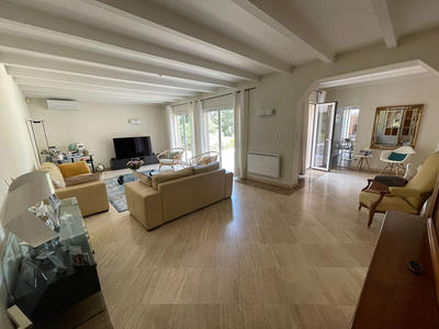 Maison - 250 m² - 7 pièces