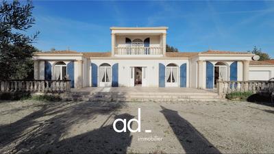 Maison - 210 m² - 5 pièces