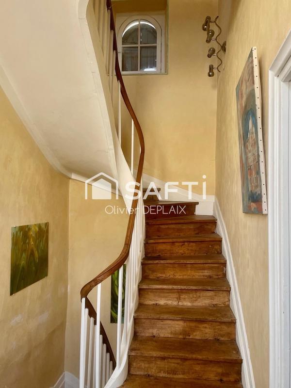 Maison - 500 m² - 9 pièces