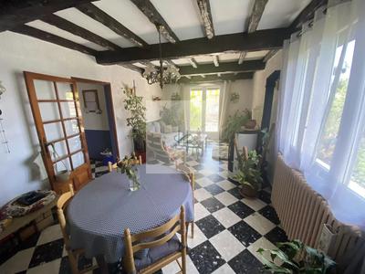 Maison - 187 m² - 8 pièces