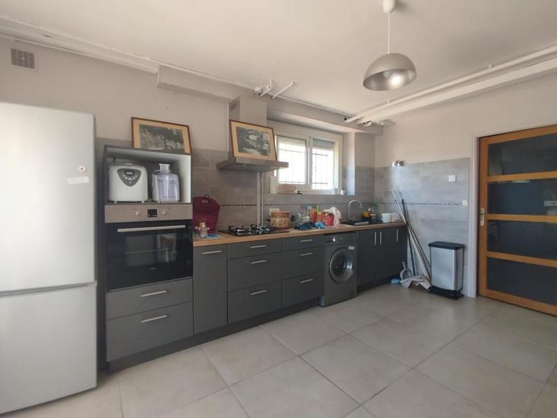 Propriété - 187 m² - 6 pièces