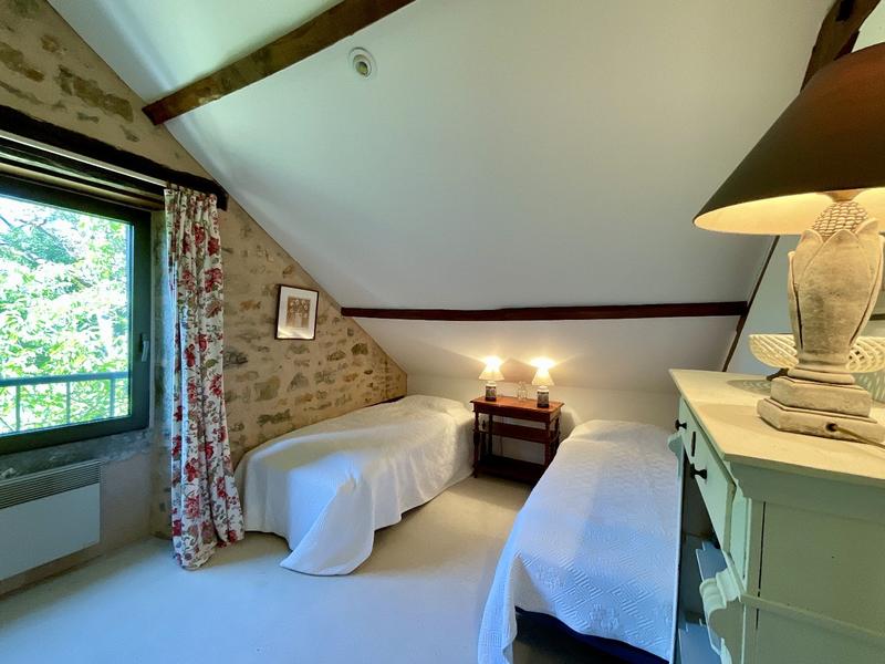 Maison - 300 m² - 9 pièces