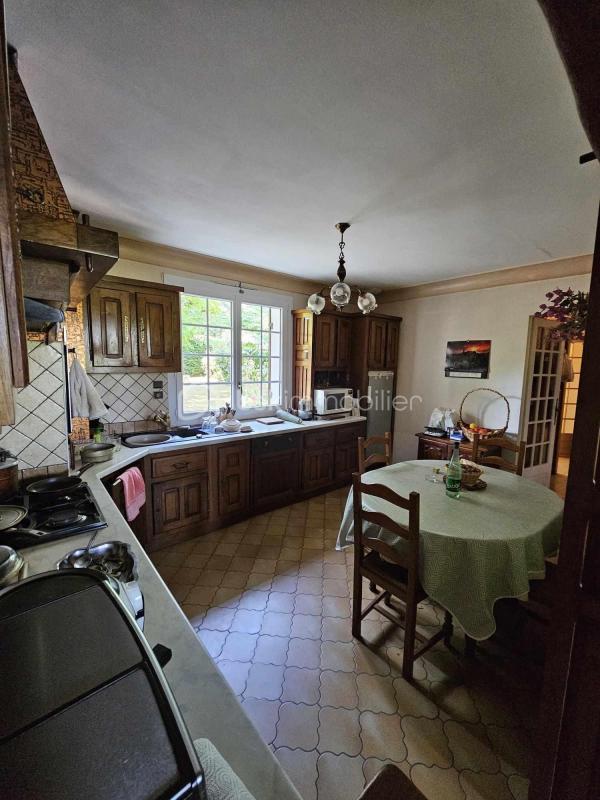 Propriété - 190 m² - 6 pièces