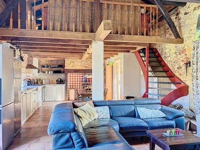 Maison - 170 m² - 9 pièces