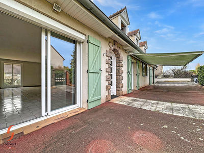 Maison - 196 m² - 5 pièces