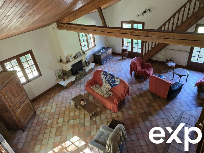 Maison - 315 m² - 10 pièces