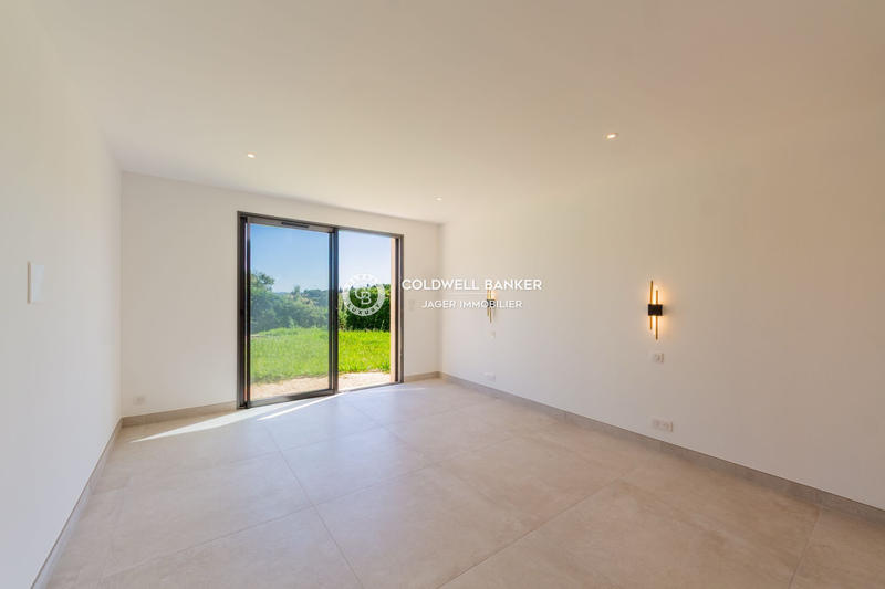 Maison - 270 m² - 5 pièces