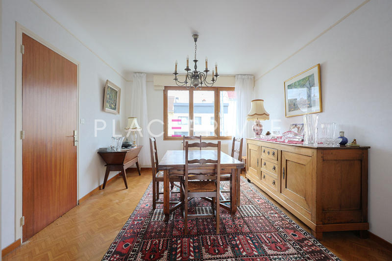 Maison - 170 m² - 9 pièces