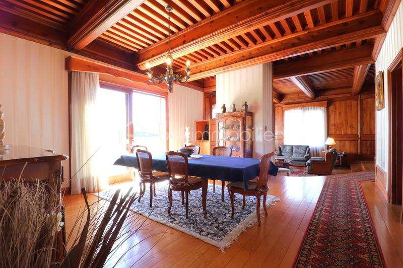 Propriété - 230 m² - 7 pièces