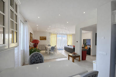 Pavillon - 230 m² - 7 pièces