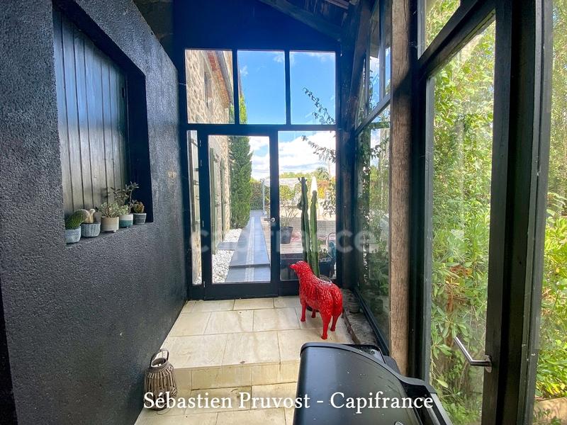 Maison de maîtres - 300 m² - 9 pièces