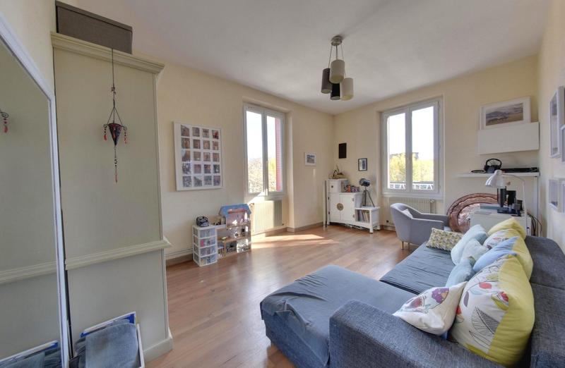 Appartement - 80 m² - 4 pièces