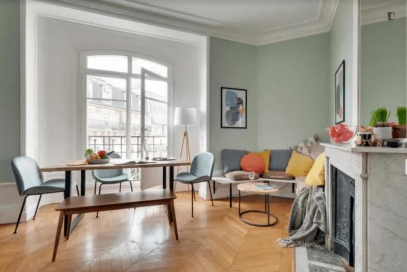 Chambre - 12 m² - 6 pièces