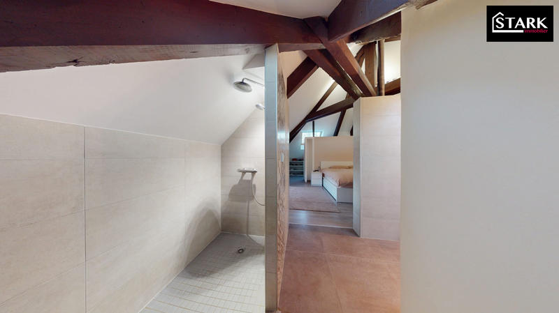 Maison - 263 m² - 9 pièces