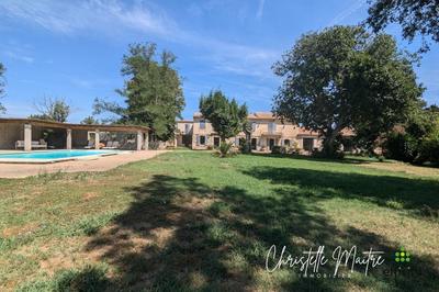 Maison - 333 m² - 10 pièces