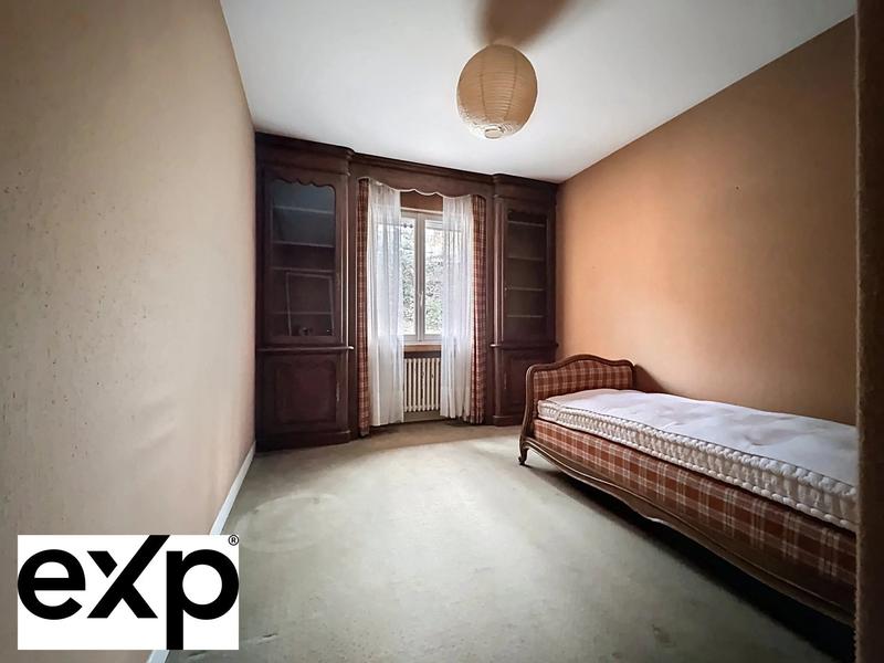 Maison - 302 m² - 12 pièces