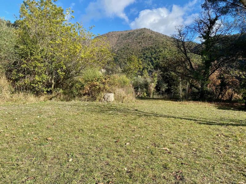 Terrain inconstructible - 2 400 m²