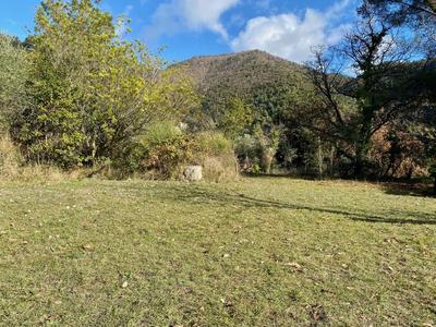 Terrain inconstructible - 2 400 m²