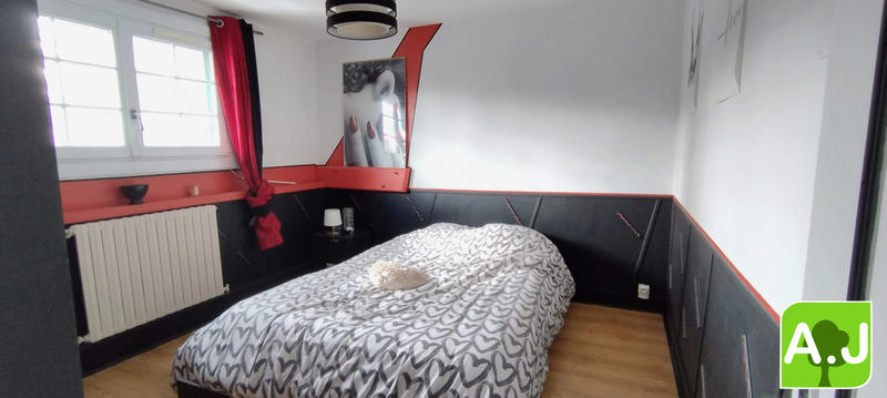 Maison - 104 m² - 4 pièces