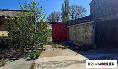 Maison - 800 m² - 3 pièces