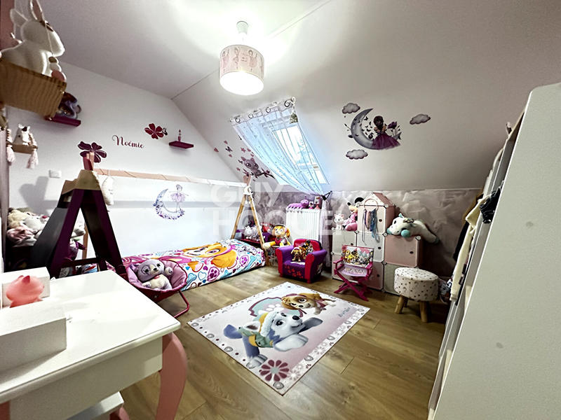 Maison - 146 m² - 9 pièces